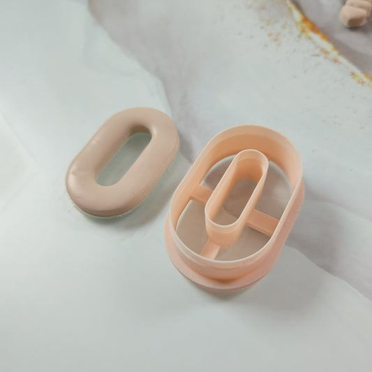 Emporte-pièce ovale avec trou ovale découpé pour pâte polymère et argile 30 à 50 mm