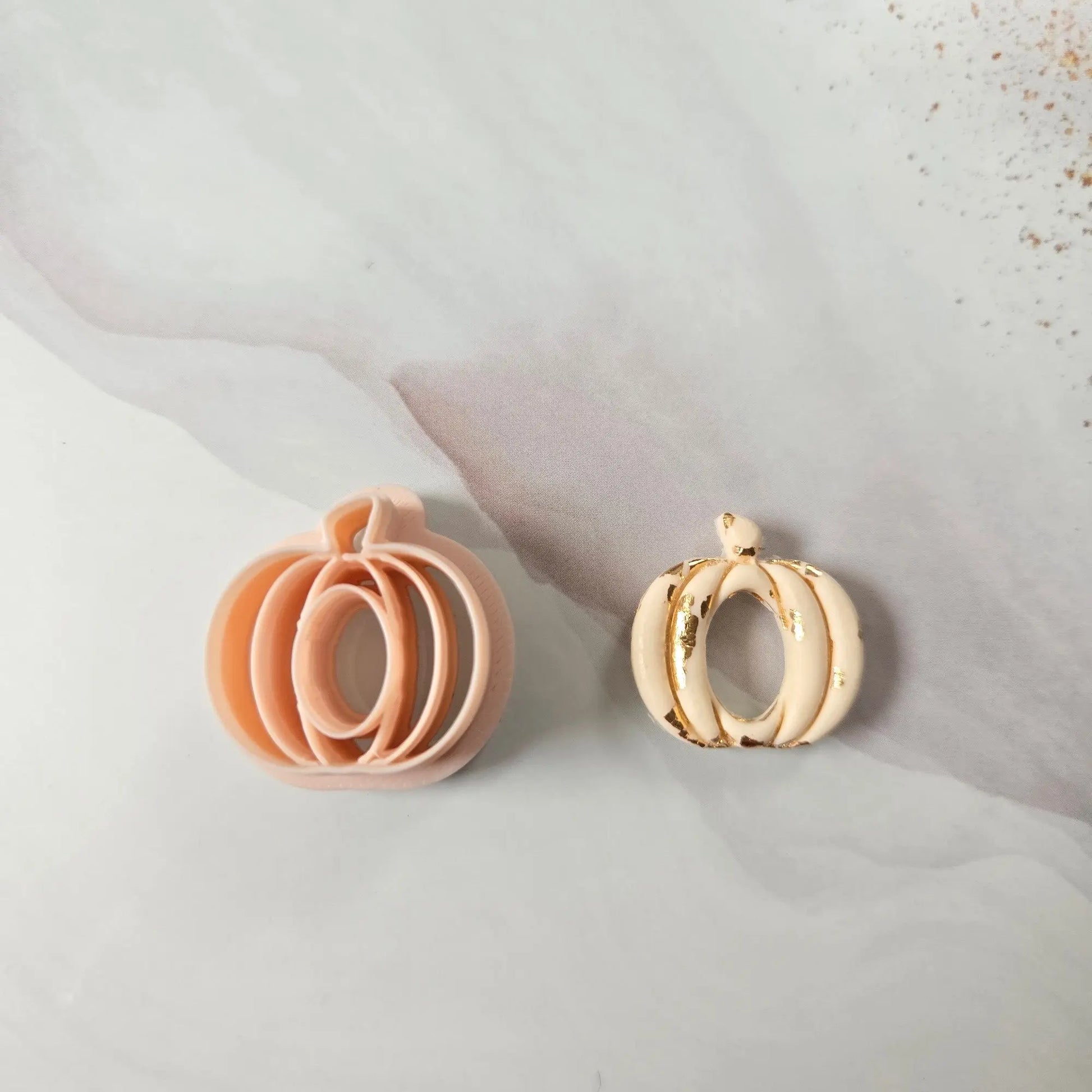 Emporte-pièce Citrouille Ajourée centre découpé ovale – 20 à 45 mm Joli'Clay
