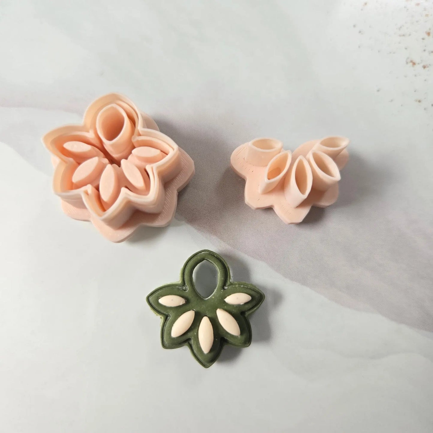 Emporte-pièce Fleur à Inserts – 2 pièces – 25 à 50 mm Joli'Clay