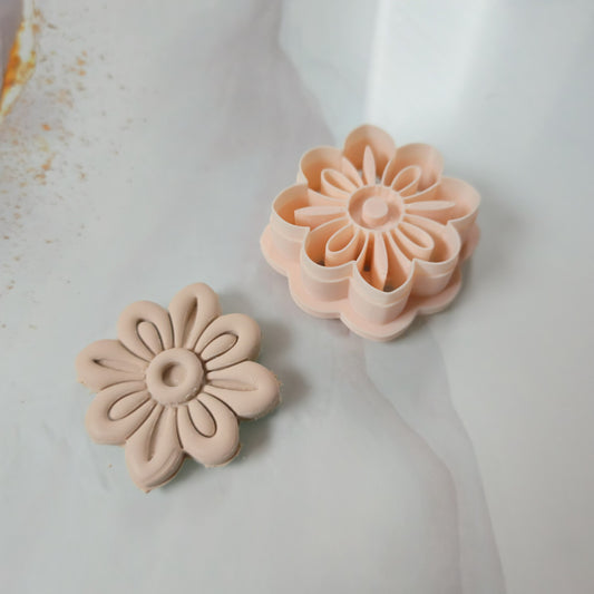 Emporte-pièce fleur à 8 pétales détaillés 25 à 40mm pour bijoux en pâte polymère et argile
