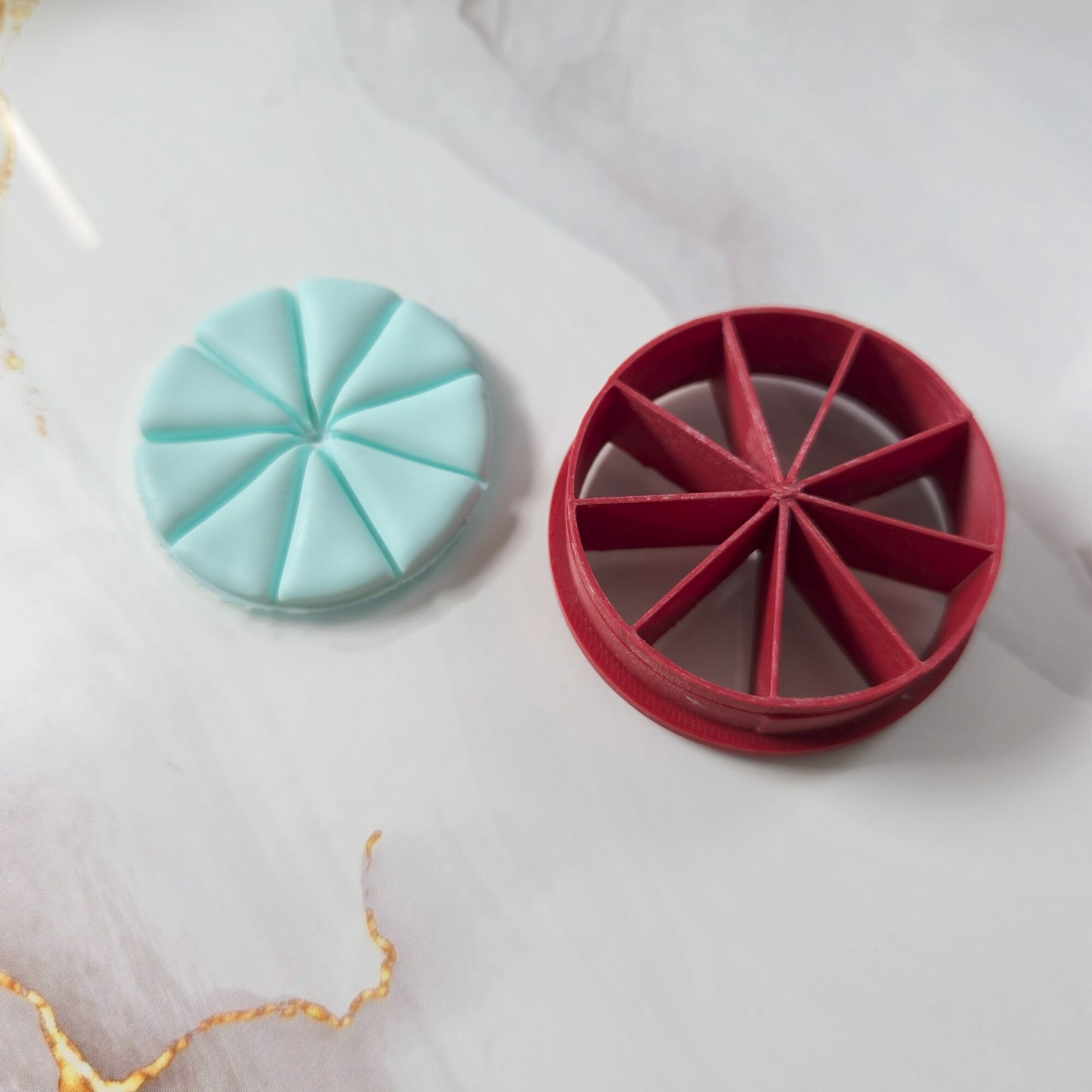 Digital circle cookie cutter for color mixing