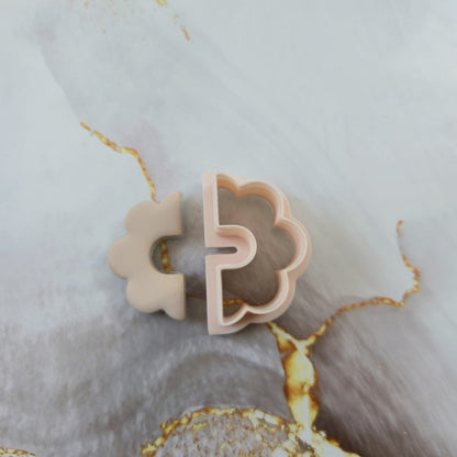 Emporte-pièce demie fleur 8 pétales arrondis de 30 à 45 mm Joli'Clay